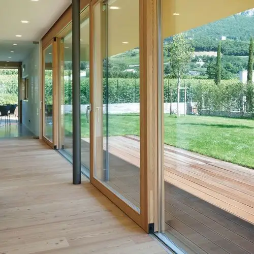 阳台滑动玻璃门 / 木质 / 铝制 / 双层玻璃
