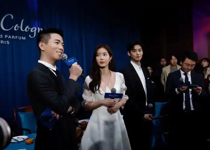 杨阳-上海明星双语主持人