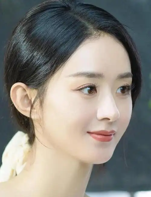 甜美在"冷感"面前一文不值|赵丽颖_网易新闻