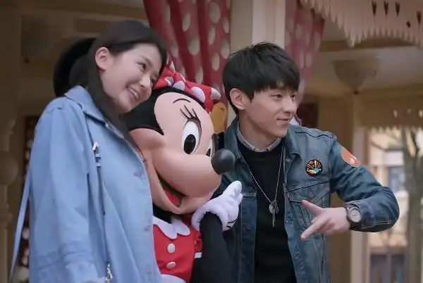 邓伦有多爱财借朋友钱不还想进他粉丝群先交钱