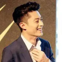 霍建华照片头像图片_微信头像图片大全