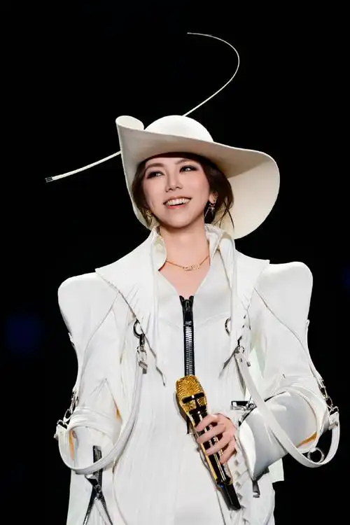 邓紫棋iamgloria世界巡回演唱会