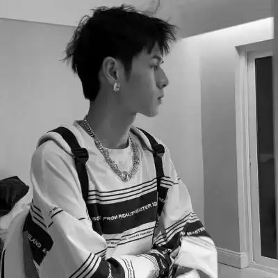 真人男生超酷帅气头像图片