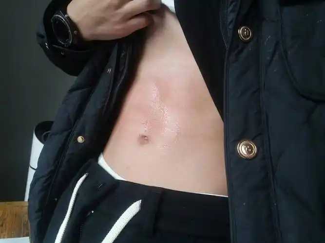 初2腹肌少年抗击打