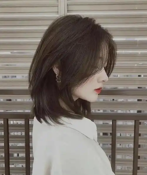 2021年最流行的4款短发烫发,时尚又减龄!