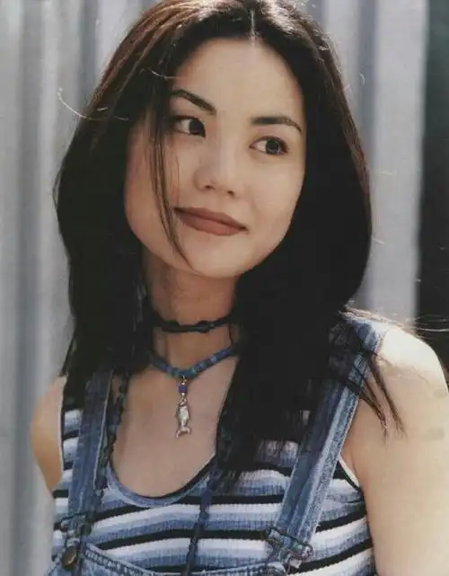 王菲刚出道时大片旧照长发飘飘少女感爆棚