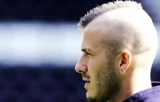 贝克汉姆今天剪掉了长发, 当年小贝的莫西干发型曾风靡一时!