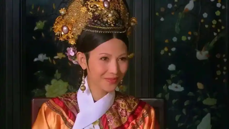 嫁给胤秅的时候,胤秅身边已经有了两个侍妾,一个生下了长女是宋氏,一