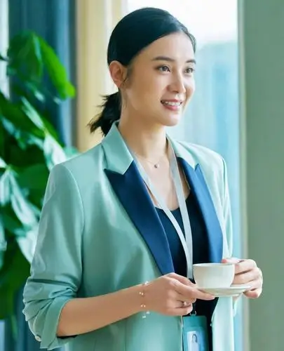 《小舍得》宋佳穿搭太适合上班族模仿了 www.yidianzixun.com