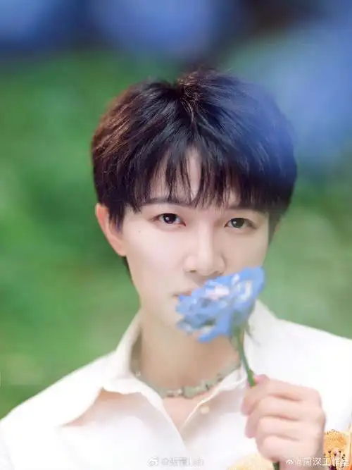 周深发博庆出道十周年##周深出道十周年快乐