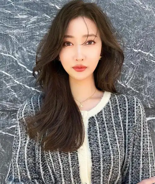 "女人味 职场发型"插图3