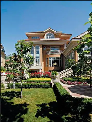 都知道明星生活十分奢华,但从未想过能有如此奢华,张庭的豪宅能俯瞰