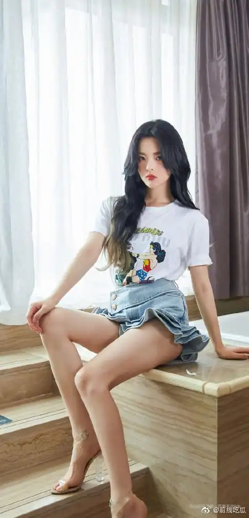 杨超越这腿什么水