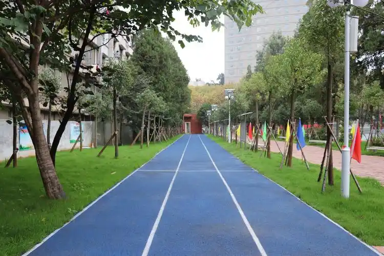 p>昆明理工大学附属中学(简称"昆理工附中")是 a target="_blank"