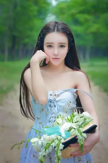 超凡脱俗的少女