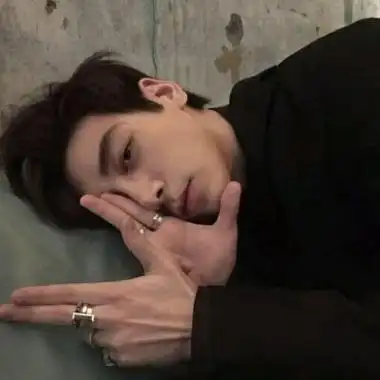 稳重成熟男人头像图片