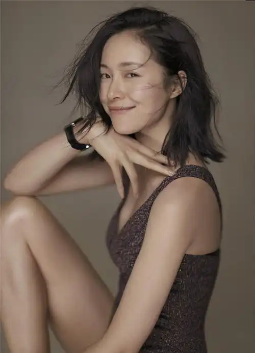 37岁江一燕身材有型容颜俏丽这么好的外表可惜了