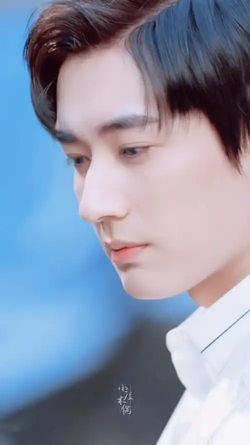 刘学义好喜欢看他笑的样子又a又甜又魅惑