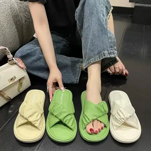 女韩版新款百搭沙滩凉拖潮踩屎感平底防滑露趾外穿拖鞋2023年夏季
