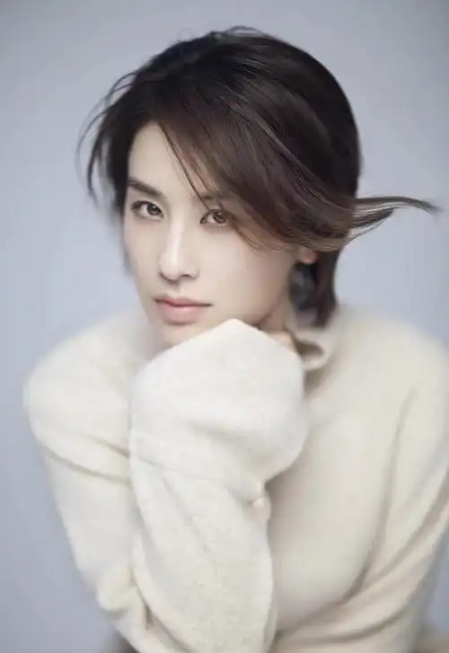 别被这7位的"御姐脸"骗了,看脸个个1米7,真实身高却不到1米6