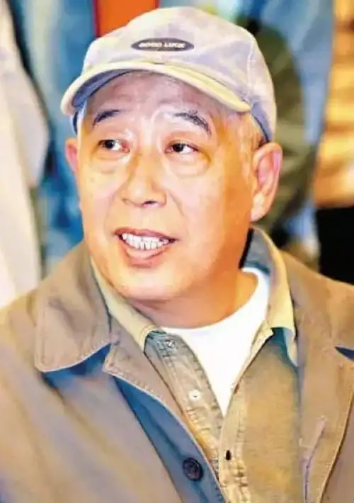 演员文兴宇一天两三包烟患癌去世15年遗孀的坚持让人泪目