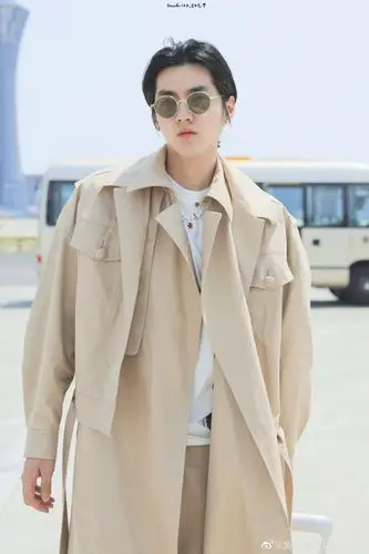 吴亦凡[超话]# [心]#吴亦凡代言路易威登# .