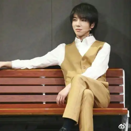 华晨宇yu的小腿毛