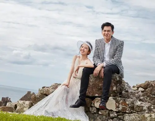 张若昀唐艺昕婚纱照高清原图查看