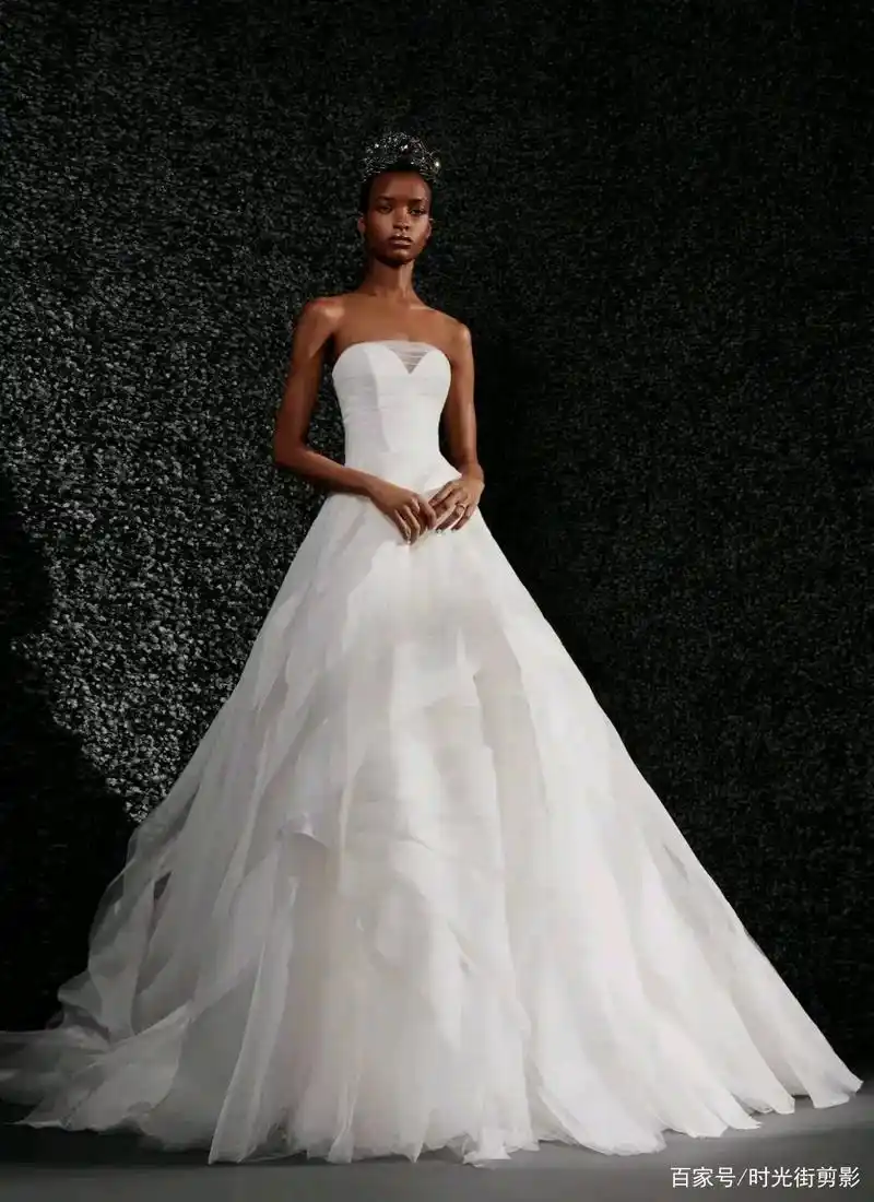71岁华裔设计师王薇薇最新婚纱作品太美!"婚纱女王"实至名归!