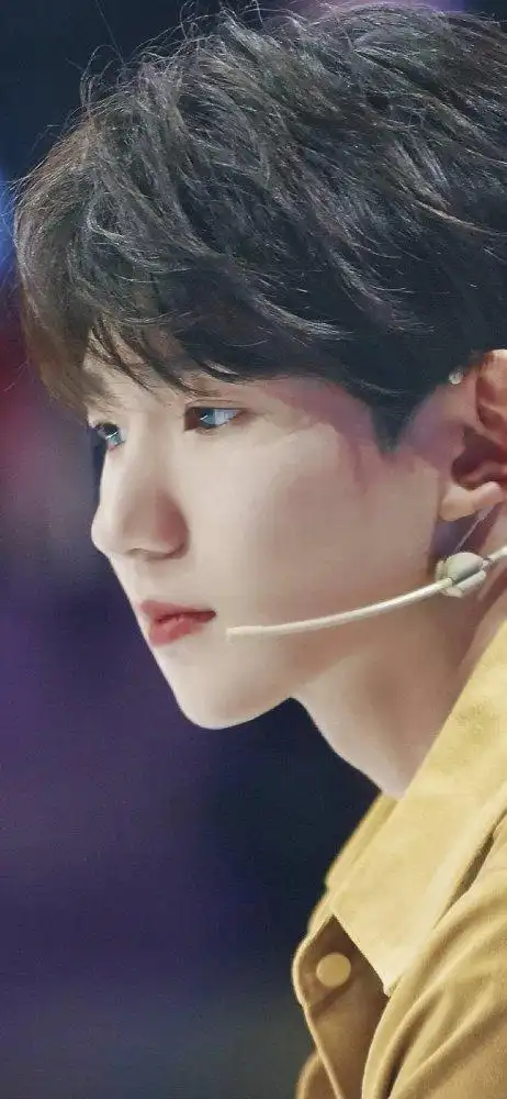 王源头像壁纸2021新的一年继续陪你