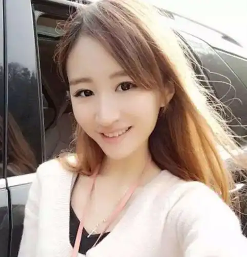 聂欢个人照片聂欢上学时收情书收到手软