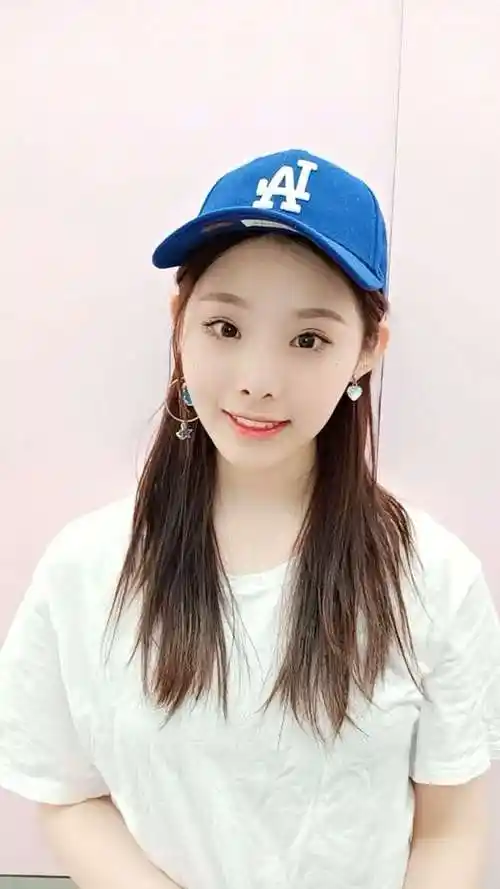 大家好,我是腾讯视频《创造101》选手王婷,请为我加油!