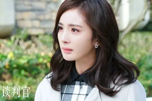 杨幂《谈判官》爱的纯粹,观众:想要这样的女朋友