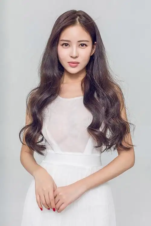 [6]2019年9月10日据呼和浩特日报社报道,与汤子嘉已和平分手.