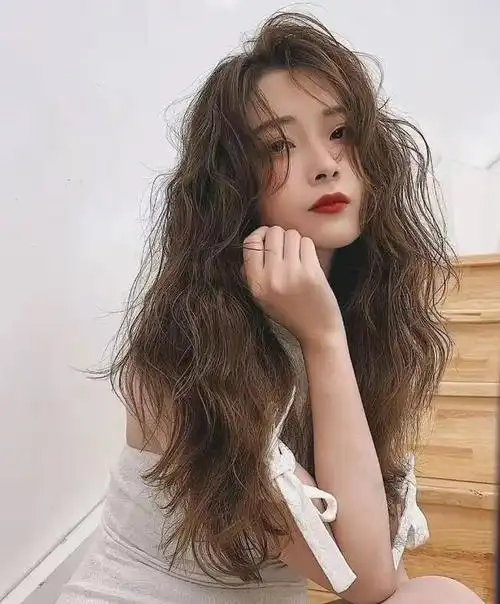 港风慵懒大波浪卷发图片,港风复古卷发中长发照片