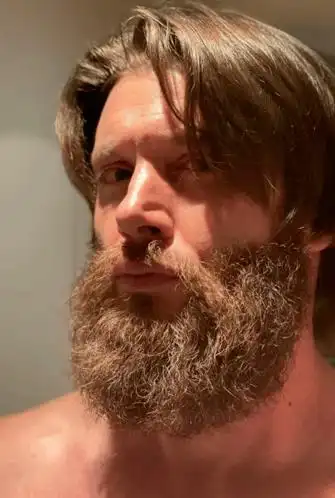 曾经的当红美剧第一帅哥如今满脸胡子演山寨版美队这部重口味美剧太