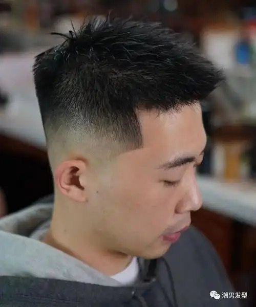 男生过了20岁发型怎么剪才帅?这3款造型轻熟显帅气,值得一试!