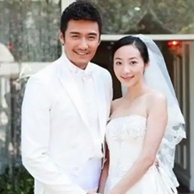 【图】胡兵老婆贺聪照片曝光 疑在日本节目中炫富