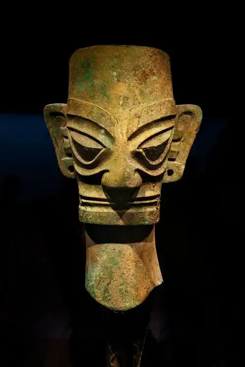 三星堆文物铜人头像