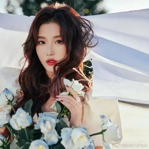 孔雪儿这组也不错#女明星捧花头像