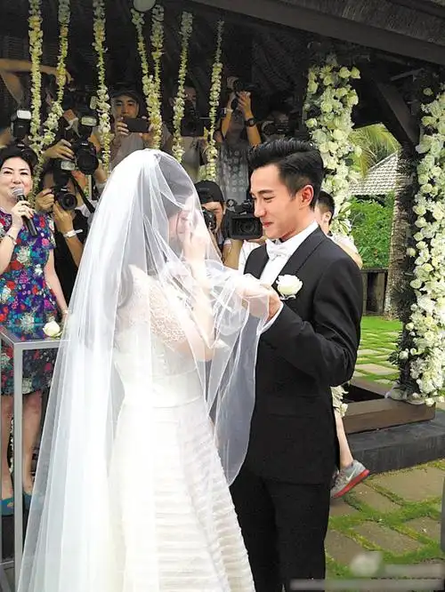刘恺威杨幂甜蜜大婚
