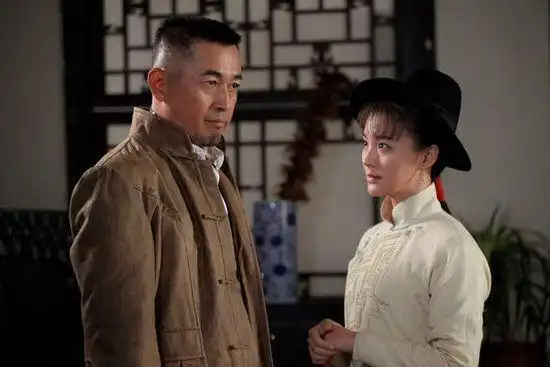 近日,一部以宅门商战为题材的电视剧《大宅门1912》正在各大卫视热播