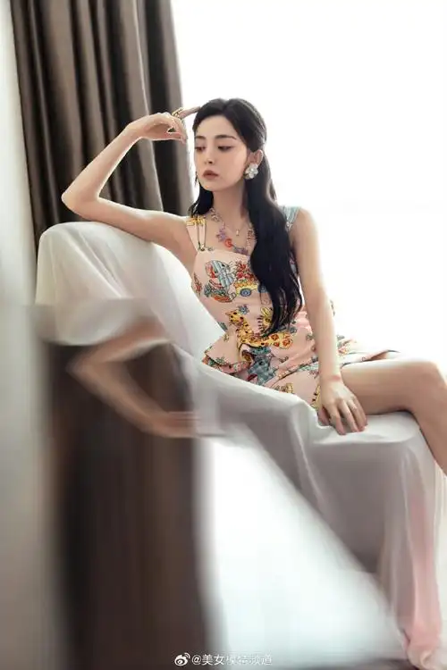 古力娜扎的一组美腿写真精选