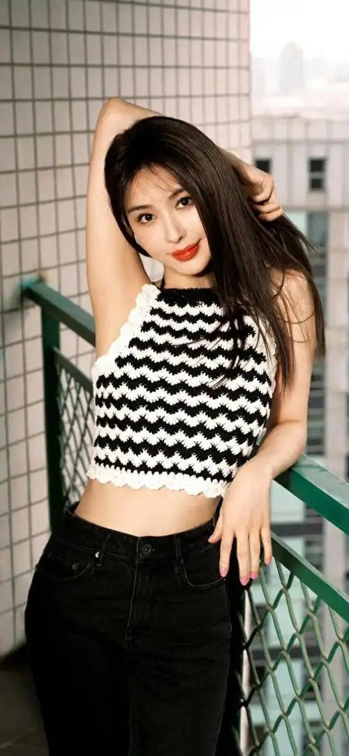 温柔小蛮腰李菲儿