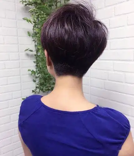 2020今年流行"剃后头"_短发