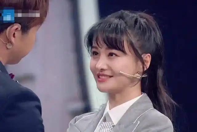 近日郑爽参加综艺节目《王牌对王牌》就获得了很多人的关注,很多人看