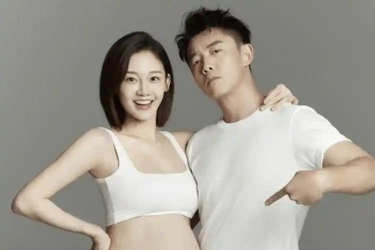 曝郑恺苗苗三胎实锤!