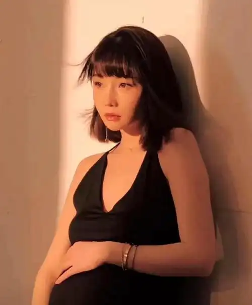 高晓松前妻夕又米晒婴儿照官宣二胎产子与第一胎女儿相隔14年