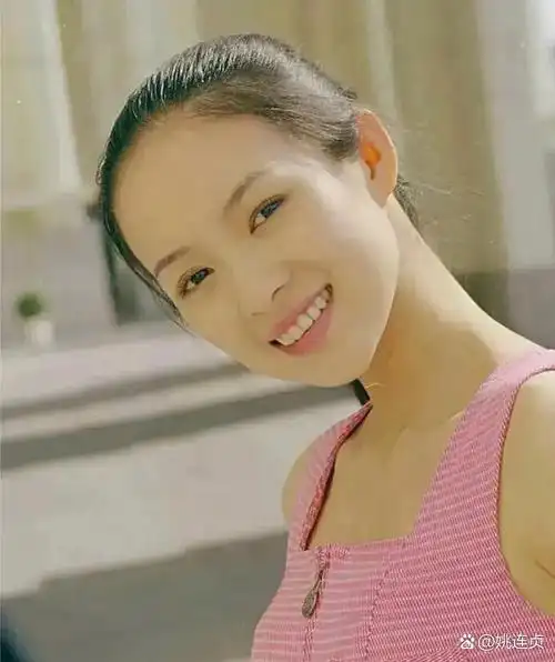 小时候的章子怡.真是从小美到大.从小时候就气质非凡.