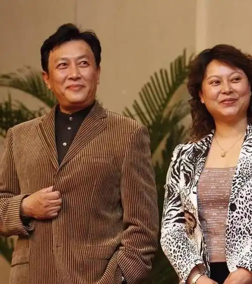 71岁晚节不保再多的名和利都救不了老艺术家唐国强